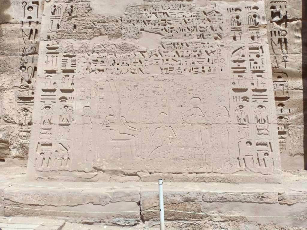 التفاصيل الكاملة لأزمة تمثال الملك رمسيس الثاني الجديد بمعبد الأقصر.. في 15 معلومة (2)