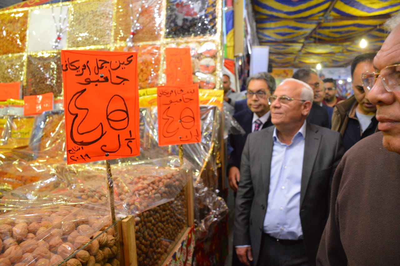 محافظ بورسعيد يفتتح معرض أهلا رمضان (10)