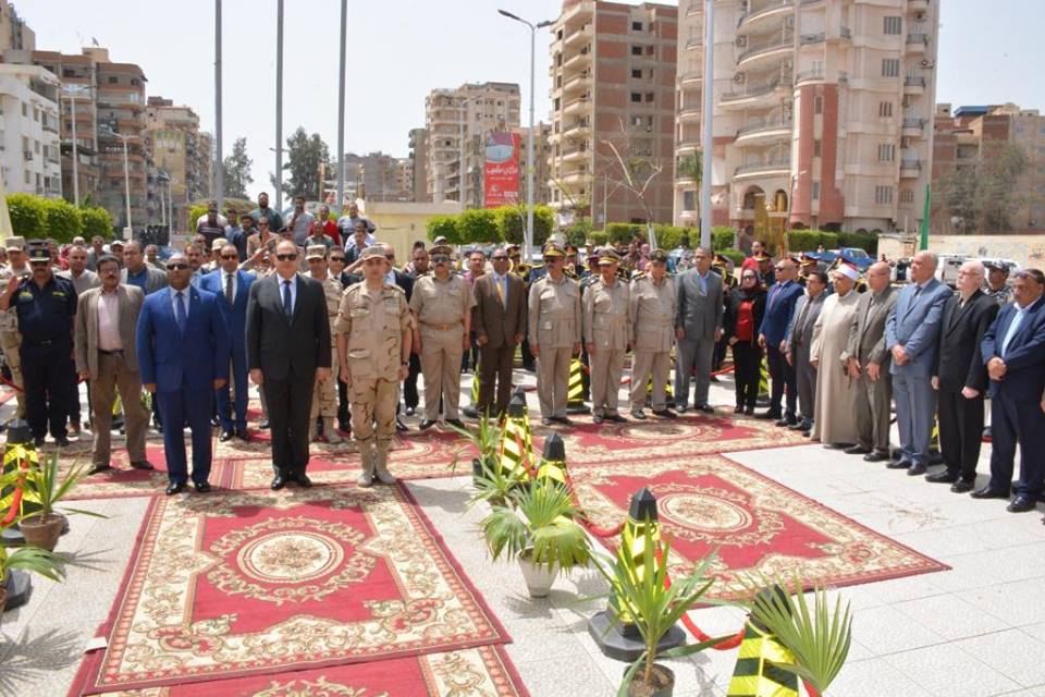 محافظ الغربية يضع إكليل الزهور على النصب التذكاري فى عيد تحرير سيناء (6)
