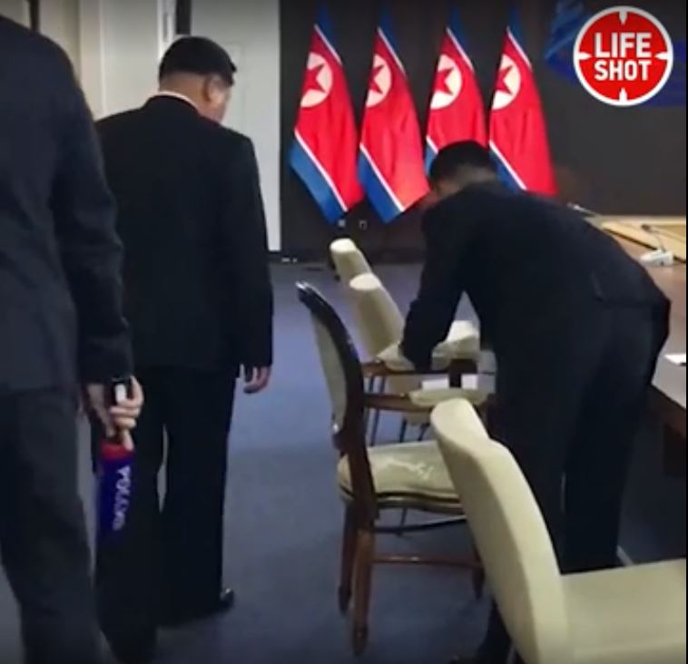 حرس الزعيم الكورى الشمالى يطهر مقعده فى روسيا