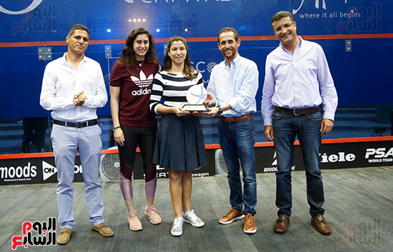 عمرو منسي ونور الشربيني يشهدان توزيع الجوائز ببطولة الجونة للرواد للأسكواش (1)
