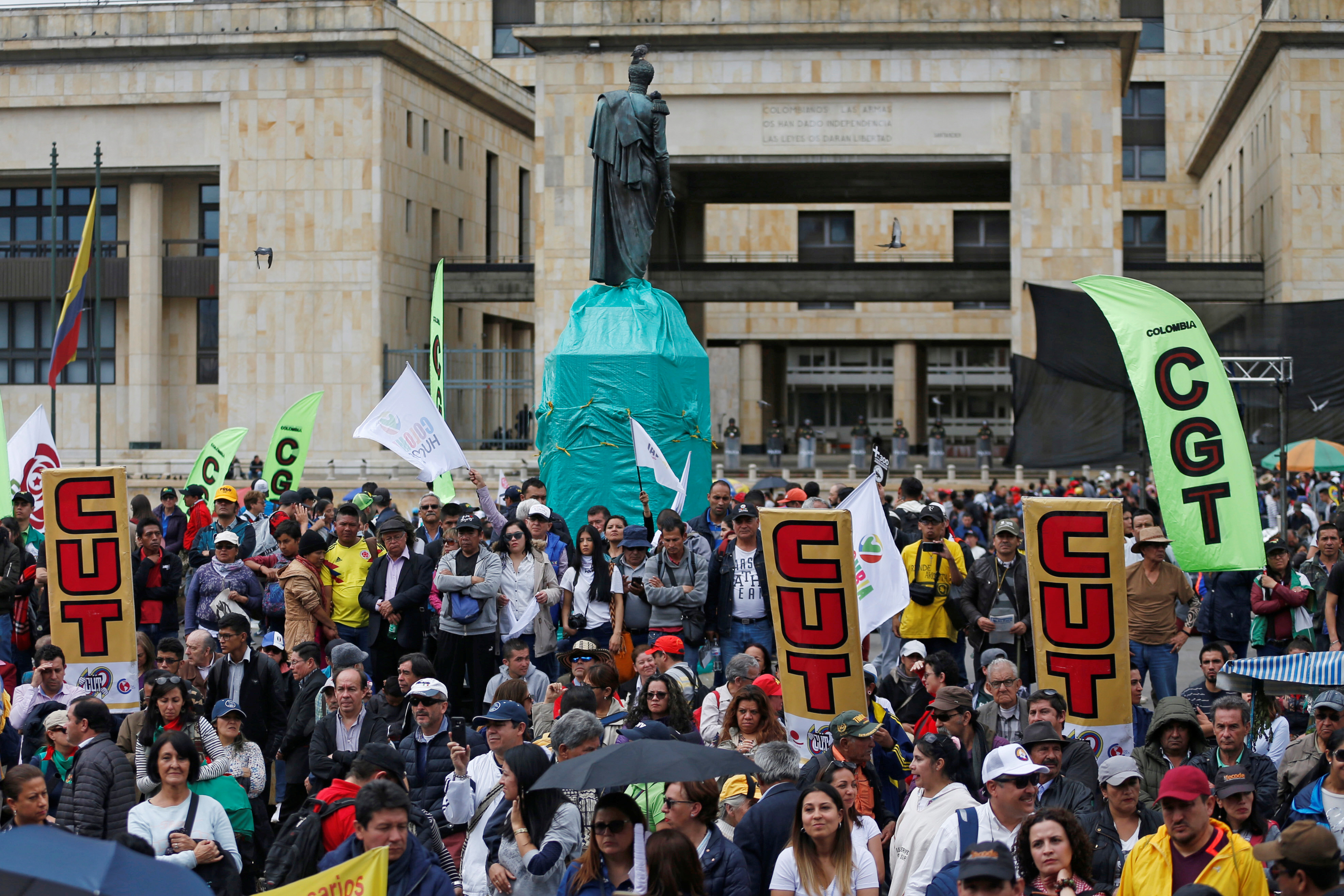 جانب من الاحتجاجات والعنف فى كولومبيا (9)