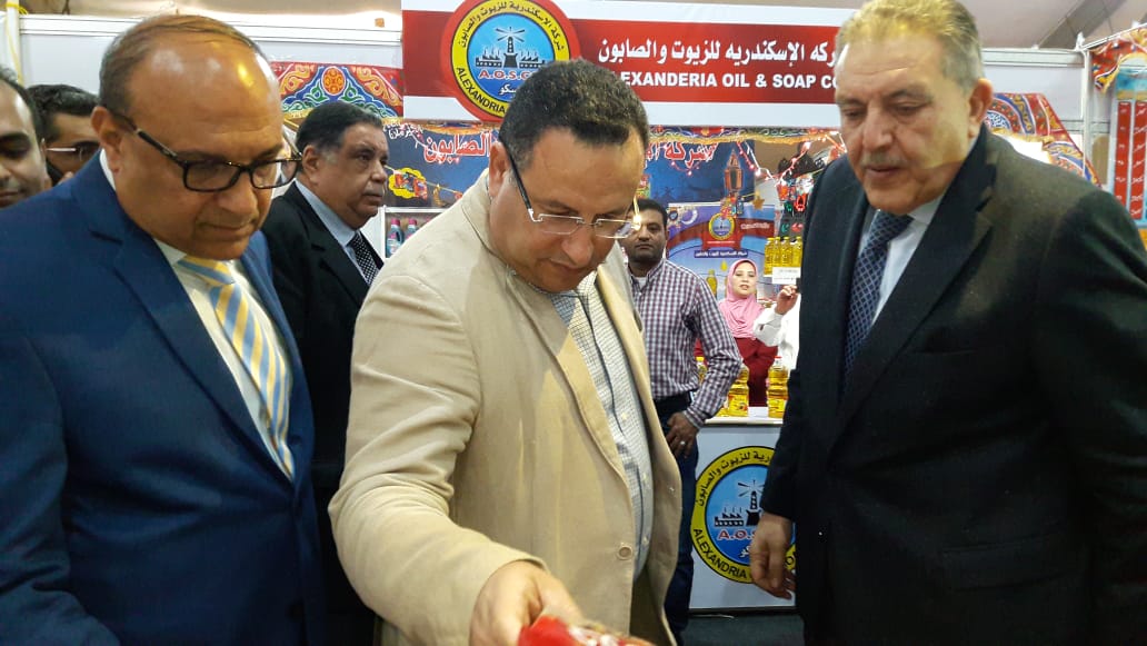 محافظ الإسكندرية يفتتح معرض سوبر ماركت أهلاص رمضان (1)
