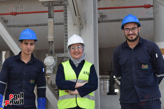  غادة شحاتة أول مهندسة تتولى منصب مدير مشروعات لإنتاج البنزين (3)