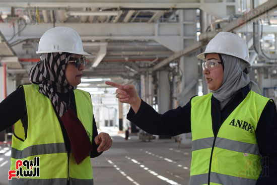  غادة شحاتة أول مهندسة تتولى منصب مدير مشروعات لإنتاج البنزين (2)
