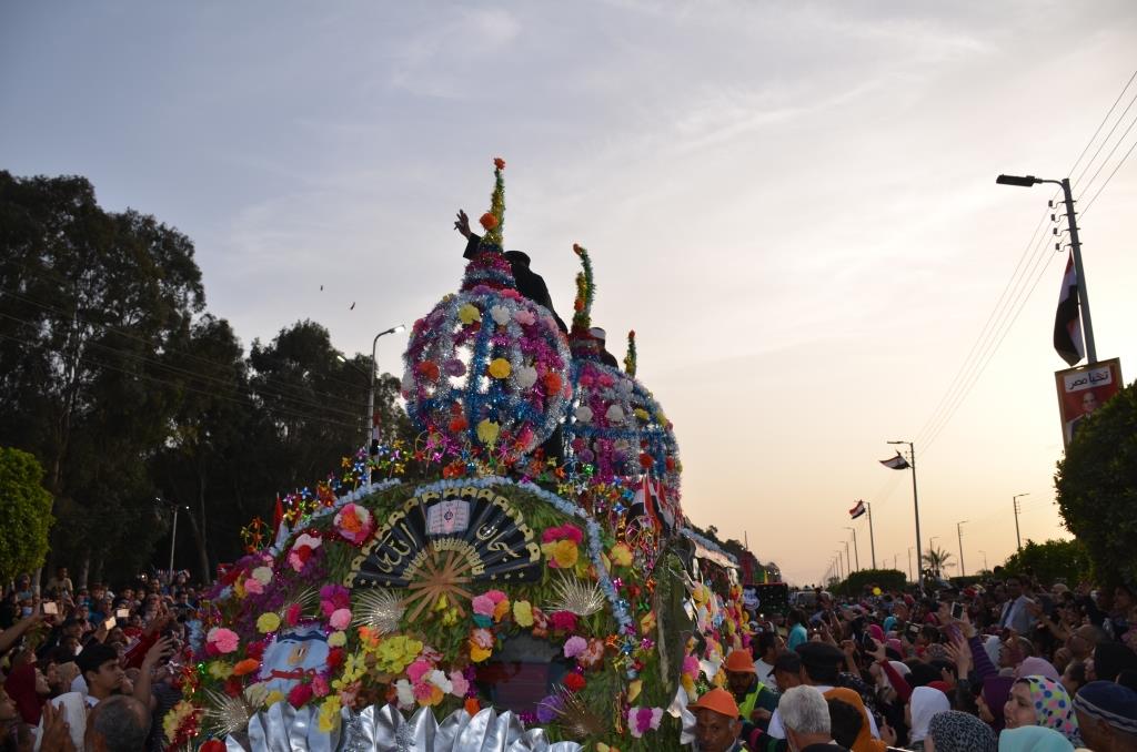 مراسم انطلاق كرنفال عربات الزهور السنوى لاحتفال أعياد الربيع وشم النسيم (4)