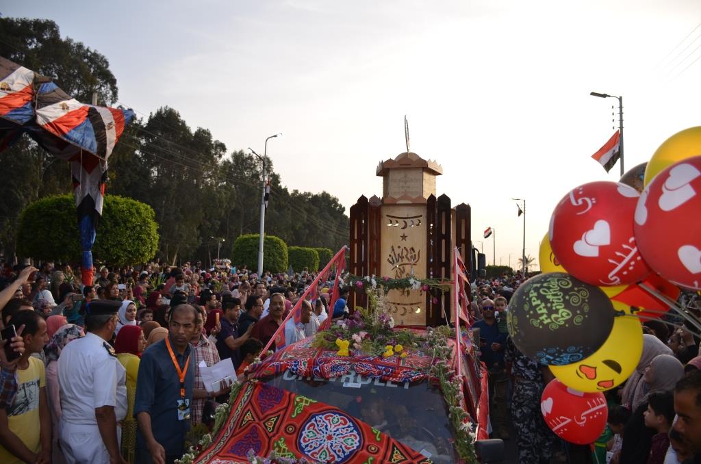مراسم انطلاق كرنفال عربات الزهور السنوى لاحتفال أعياد الربيع وشم النسيم (15)
