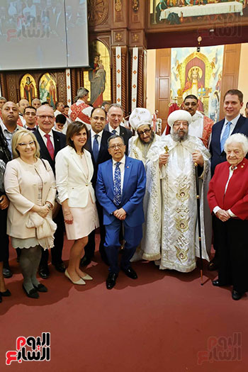 سفير مصر بكندا يشارك فى قداس عيد القيامة بمدينتى تورونتو وميسيساجا (1)