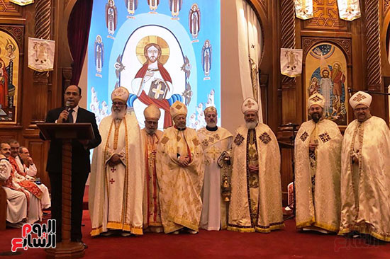 سفير مصر بكندا يشارك فى قداس عيد القيامة بمدينتى تورونتو وميسيساجا (5)