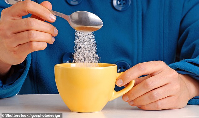 دراسات توصى بتجنب وضع السكر فى الشاى