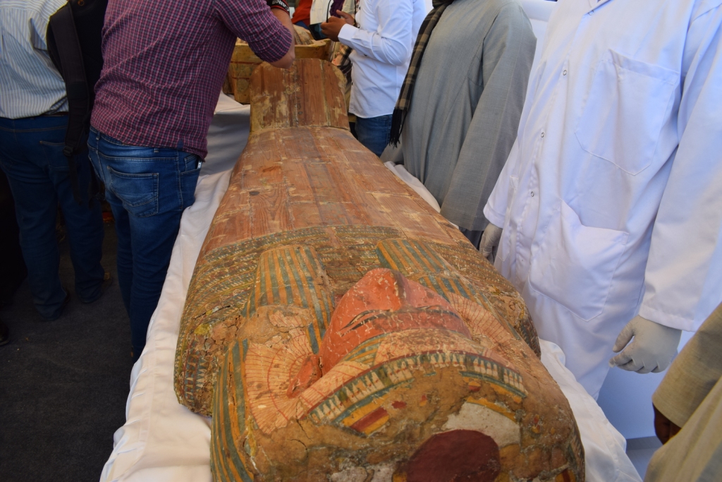 وزارة الآثار تنجح في كشف كنوز تاريخية بمقابر ذراع أبو النجا بجبل القرنة (2)