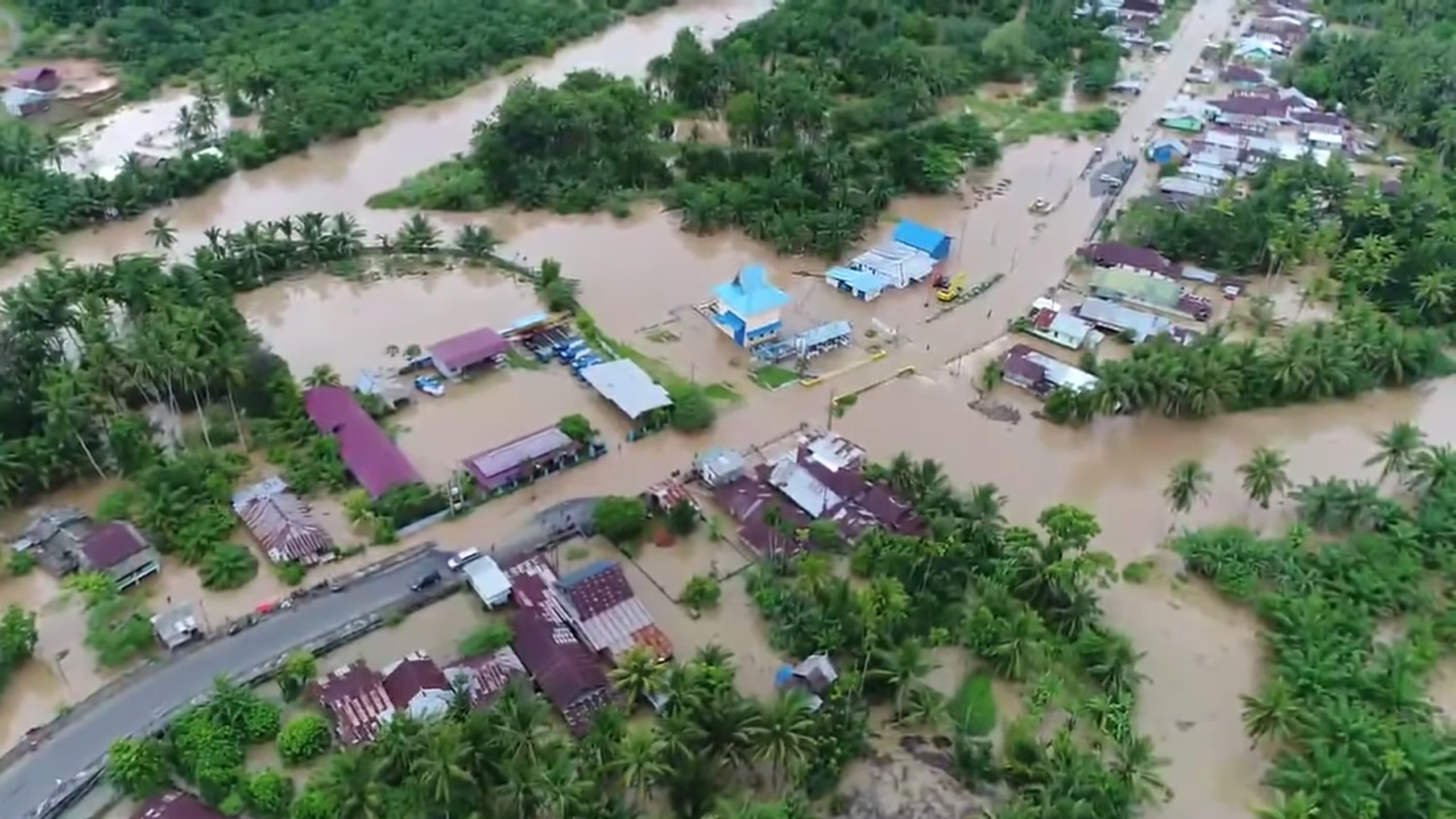 فيضانات اندونيسيا (8)
