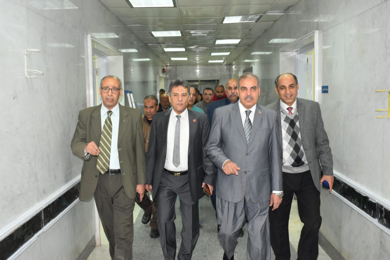 رئيس جامعة الأزهر يتفقد مستشفى باب الشعرية الجامعي (3)