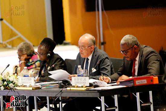 اجتماع اللجنة الافريقية للحقوق الانسان  (25)