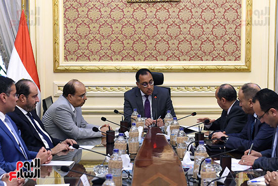 رئيس الوزراء يلتقى الرئيس التنفيذى لشركة دبى للاستثمار  (2)