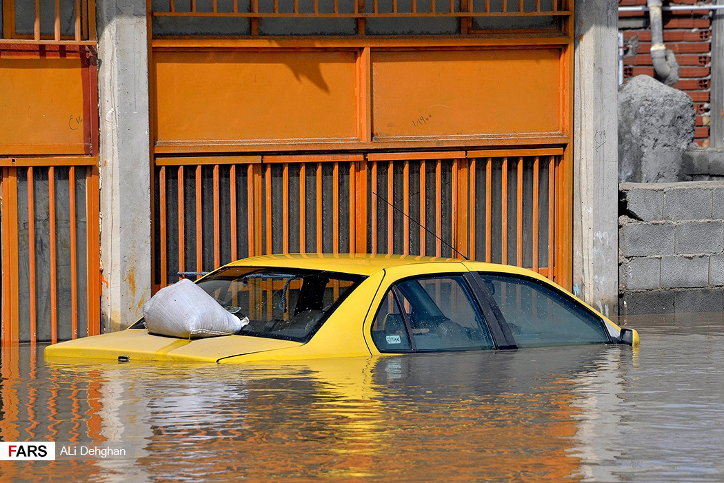 فيضانات تغمر الشوارع