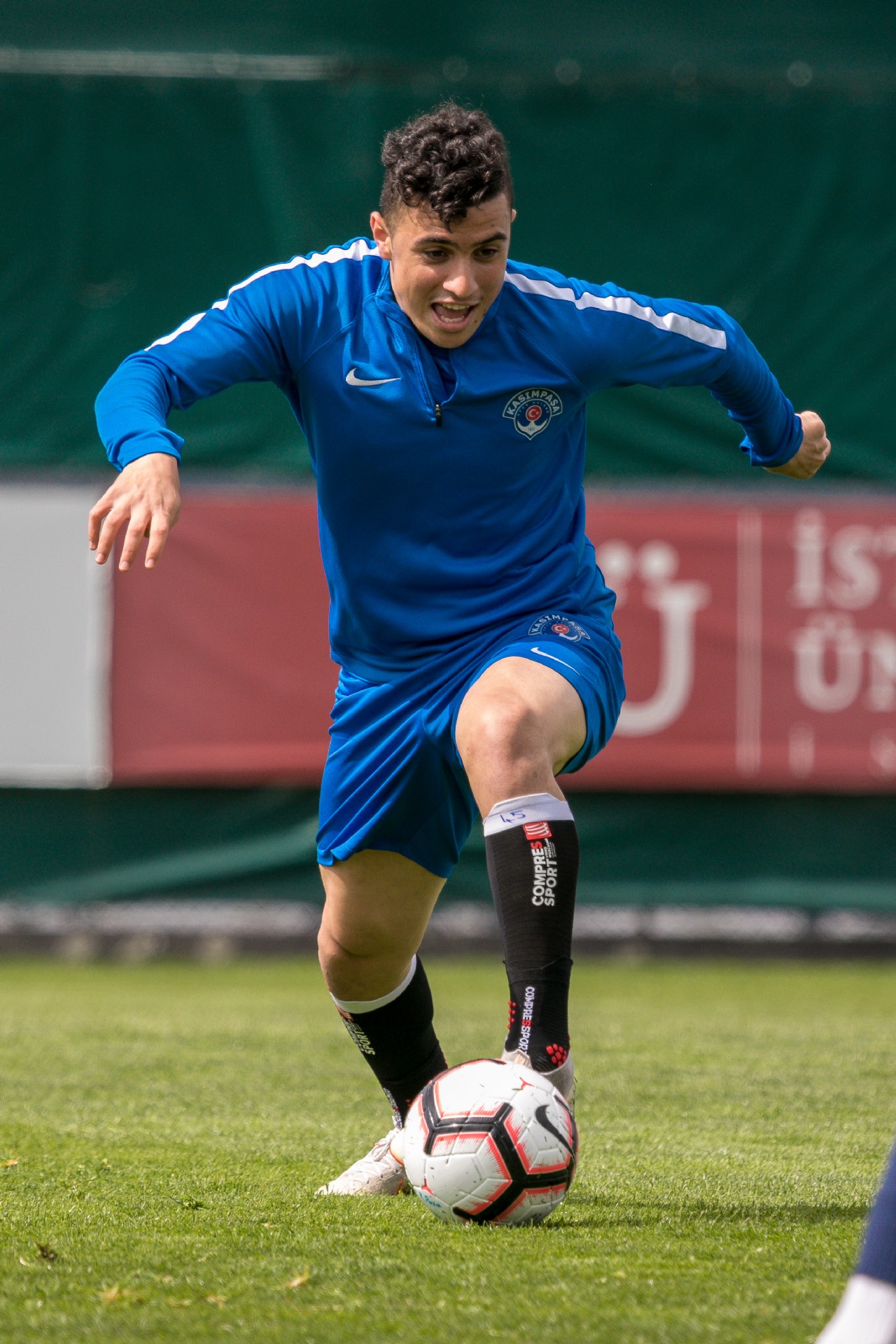 كريم حافظ فى مران قاسم باشا