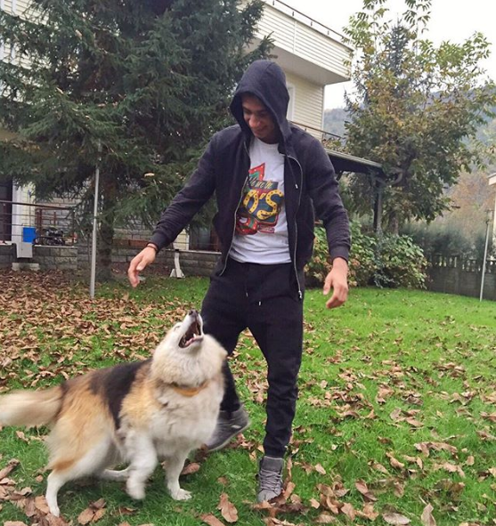 رامى ربيعه في منزله