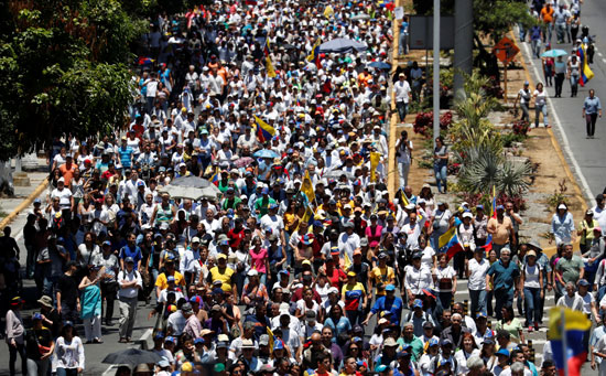 احتجاجات-حاشدة-ضد-مادورو-فى-فنزويلا-(1)