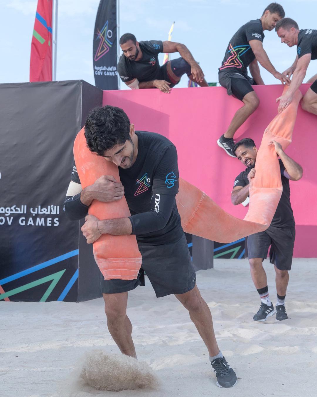 ولى عهد دبى يشارك فى منافسات الألعاب الحكومية بالإمارات  (5)