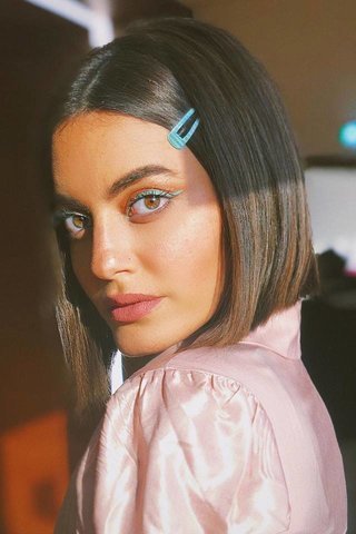 small_Fustany-fashion-accessories-how-to-style-the-90s-hair-clips-and-pins-2019-trend-2