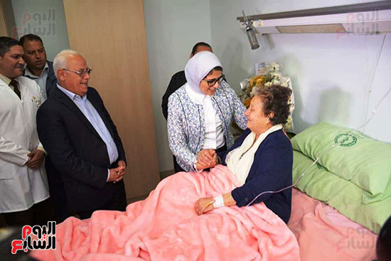 زيارة-وزيرة-الصحة-لبورسعيد-(14)
