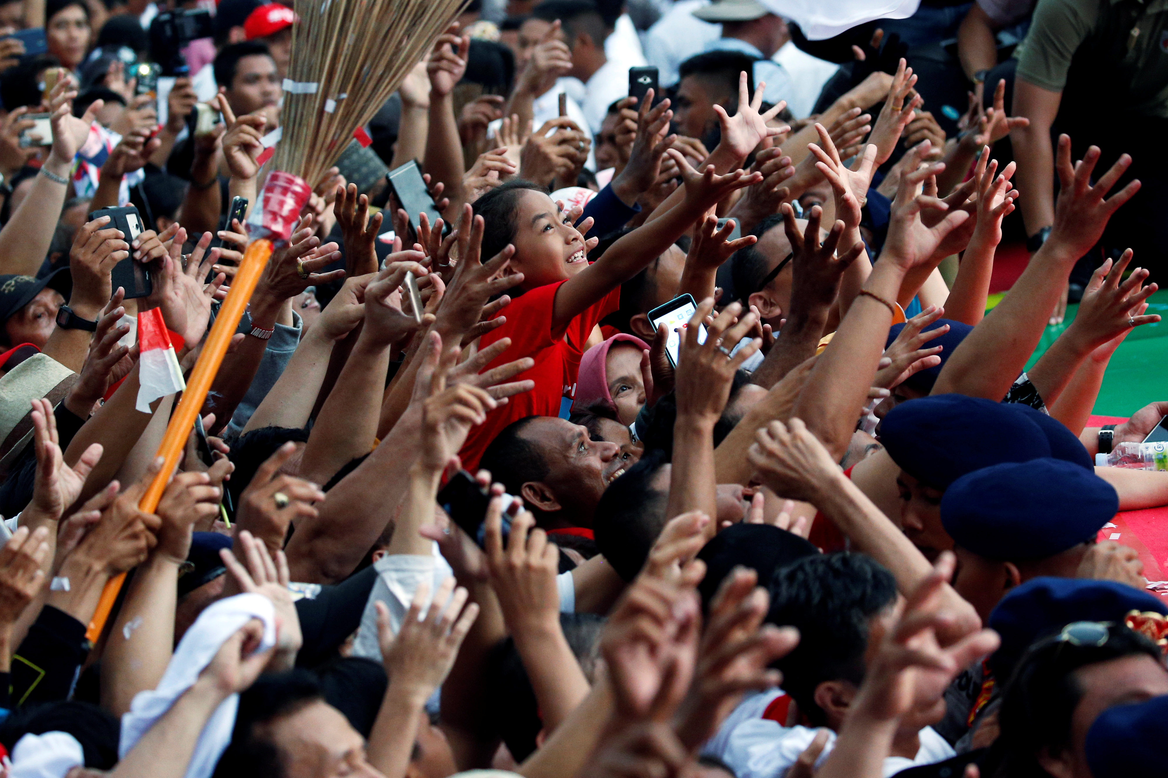 إندونيسيون يدعمون مرشحهم
