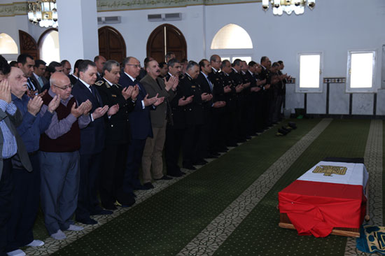 الجنازة العسكرية للشهيد ماجد عبد الرازق معاون مباحث النزهة (6)