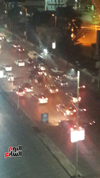 تصادم 5 سيارات وموتوسيكل بسبب مطاردة بين سيارتين بالبطل أحمد عبد العزيز (1)