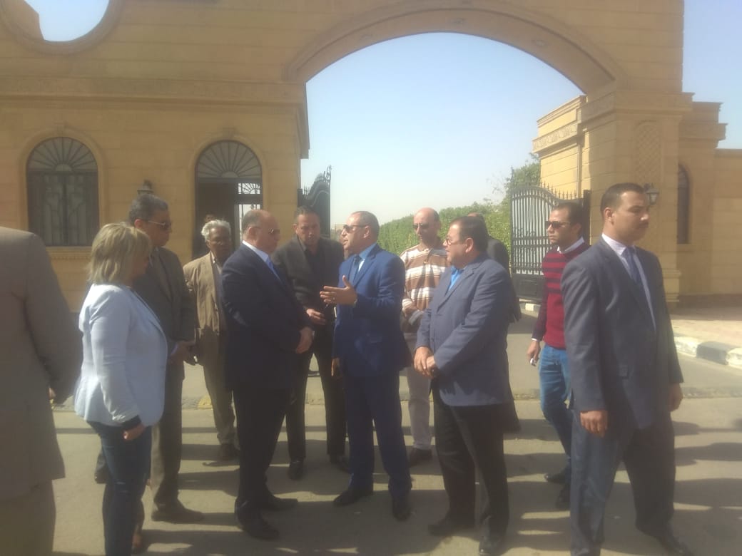 محافظ القاهرة يتفقد أعمال تطوير محيط استاد الدفاع الجوى (6)