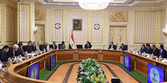 رئيس الوزراء يتابع التحضيرات الجارية للجنة العليا المشتركة بين مصر والعراق (2)