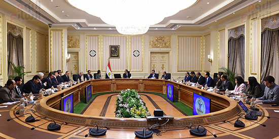 رئيس الوزراء يتابع التحضيرات الجارية للجنة العليا المشتركة بين مصر والعراق (1)