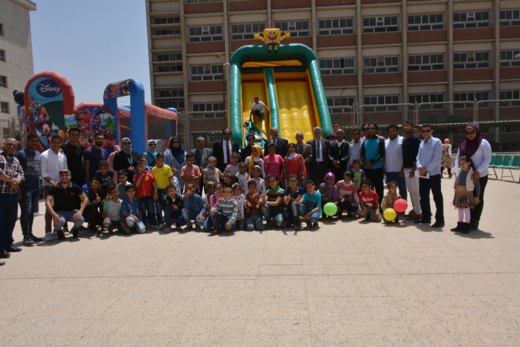 جامعة أسيوط تنظم مهرجانا رياضيا احتفالا بيوم اليتيم بمشاركة 374 طفلا (20)