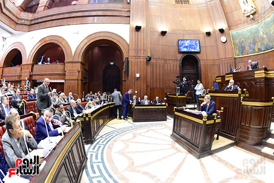 اجتماع لجنة الشئون الدستورية والتشريعية برئاسة الدكتور على عبد العال رئيس مجلس النواب (17)