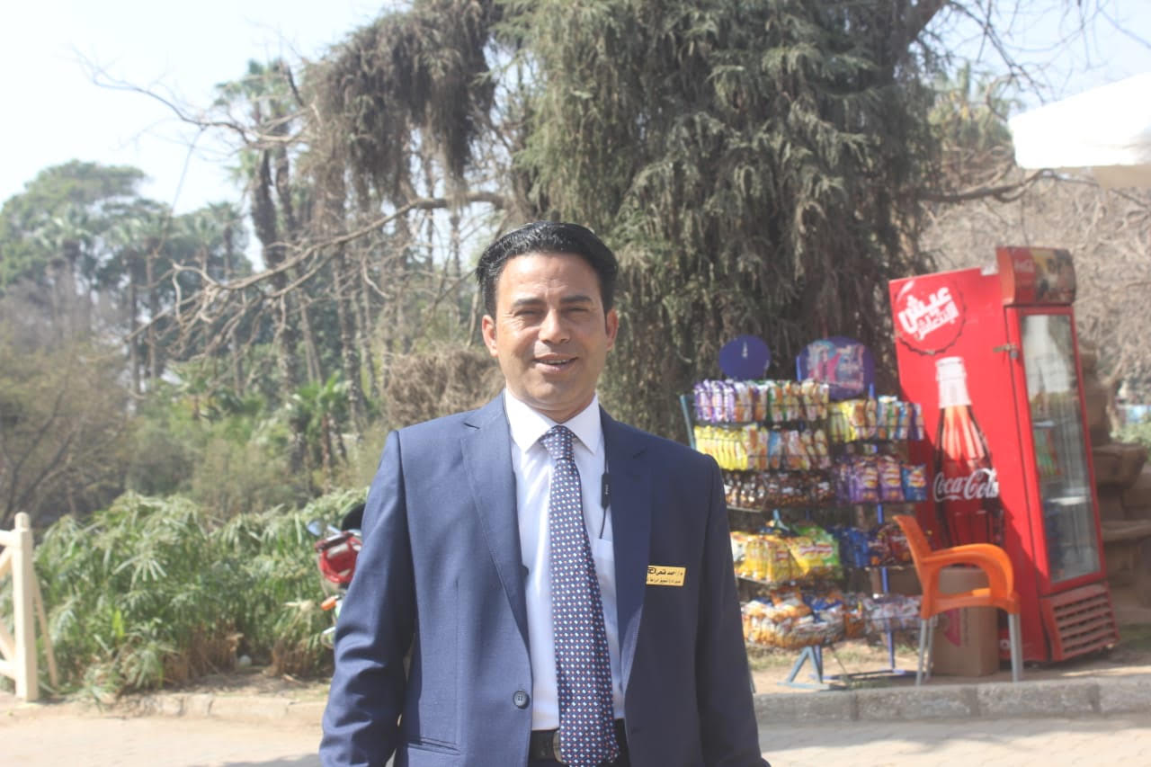 المهندس احمد فتحى  مدير عام التسويق بالزراعات المحمية