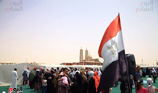 جامعة مصر للعلوم والتكنولوجيا ترسل 100 طبيب إلى رأس سدر (13)