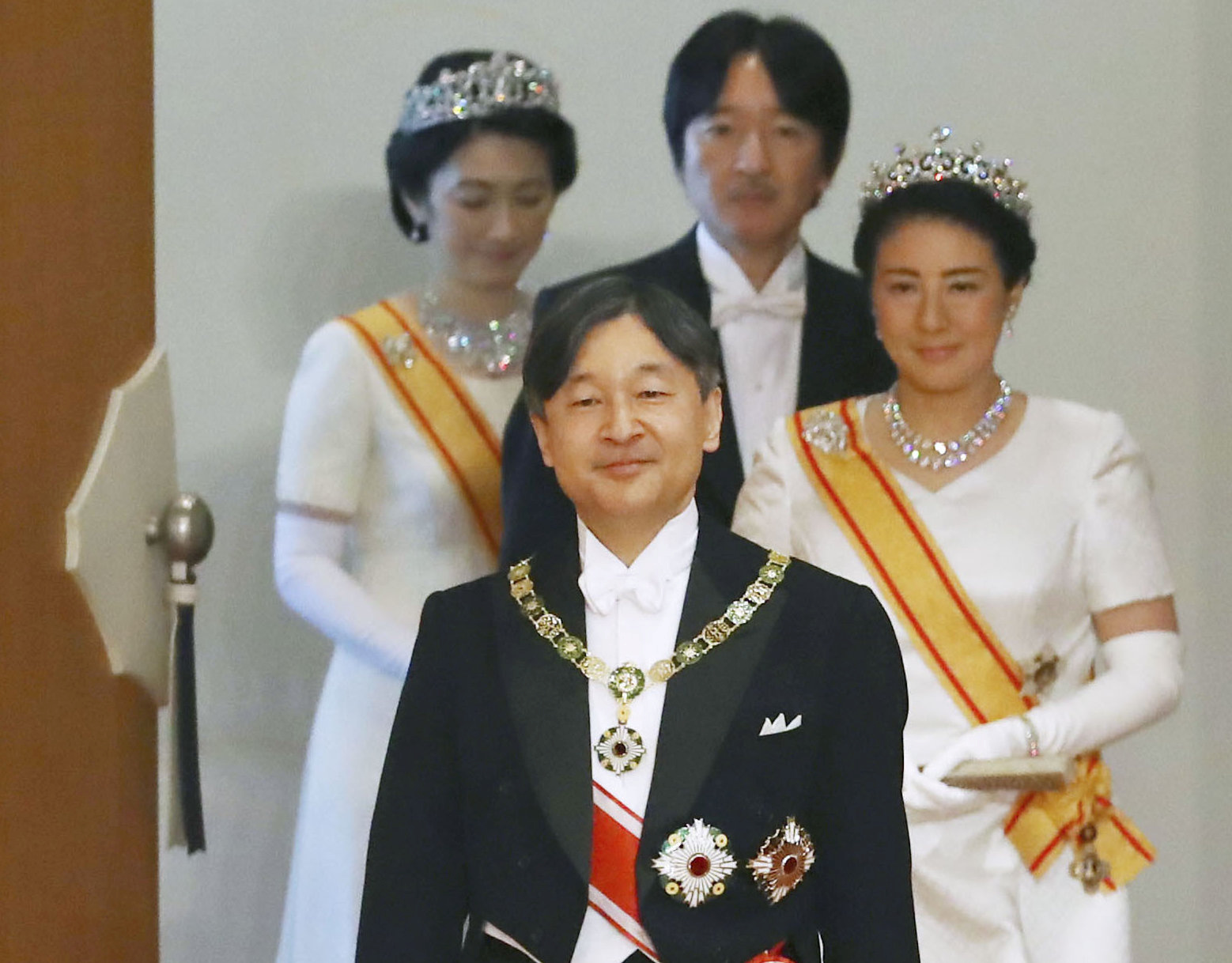 إمبراطور اليابان الجديد يتولى مهام منصبه (2)
