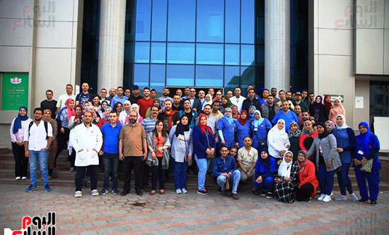 جامعة مصر للعلوم والتكنولوجيا ترسل 100 طبيب إلى رأس سدر (10)