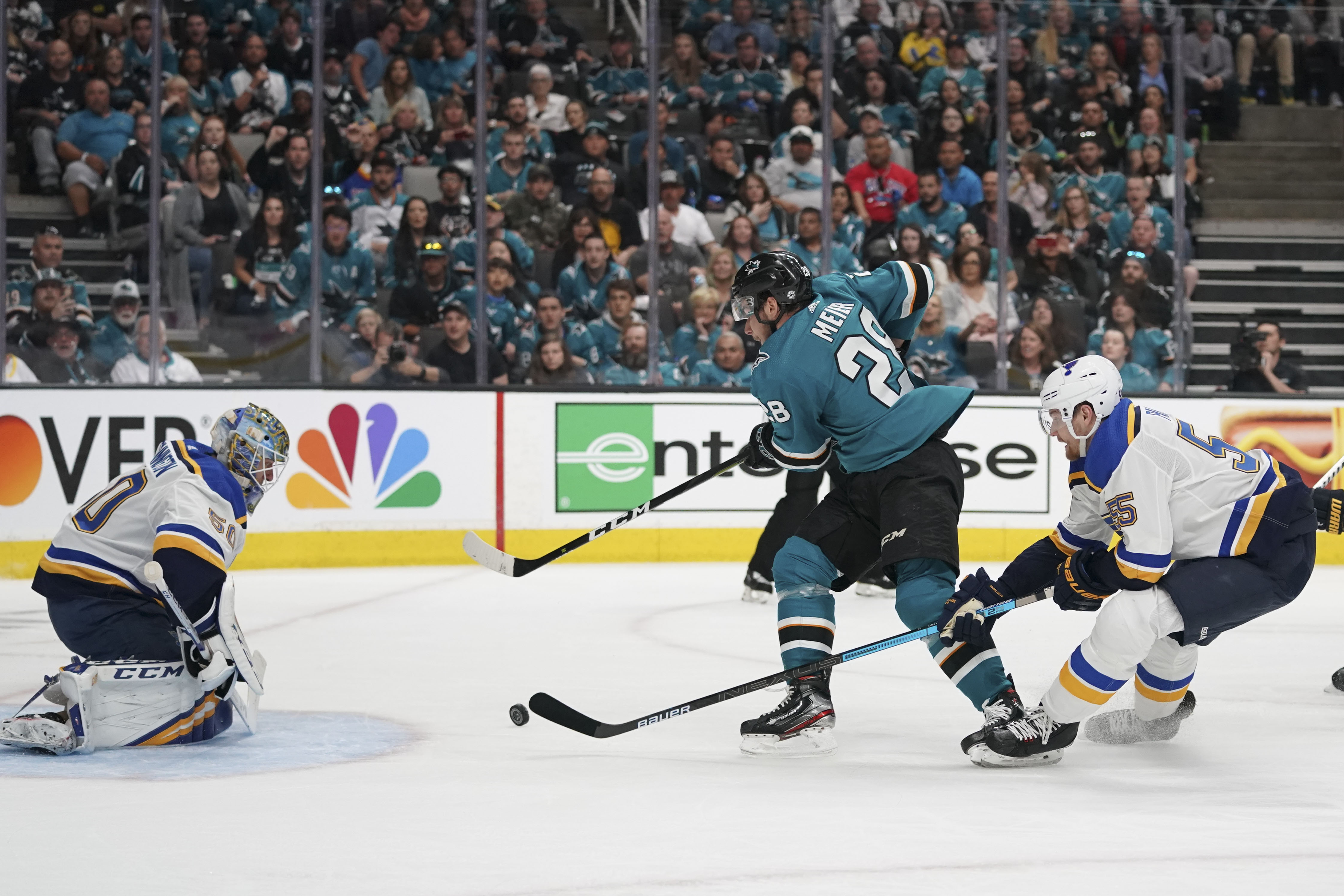 2019-05-12T020412Z_296853942_NOCID_RTRMADP_3_NHL-STANLEY-CUP-PLAYOFFS-ST-LOUIS-BLUES-AT-SAN-JOSE-SHARKS