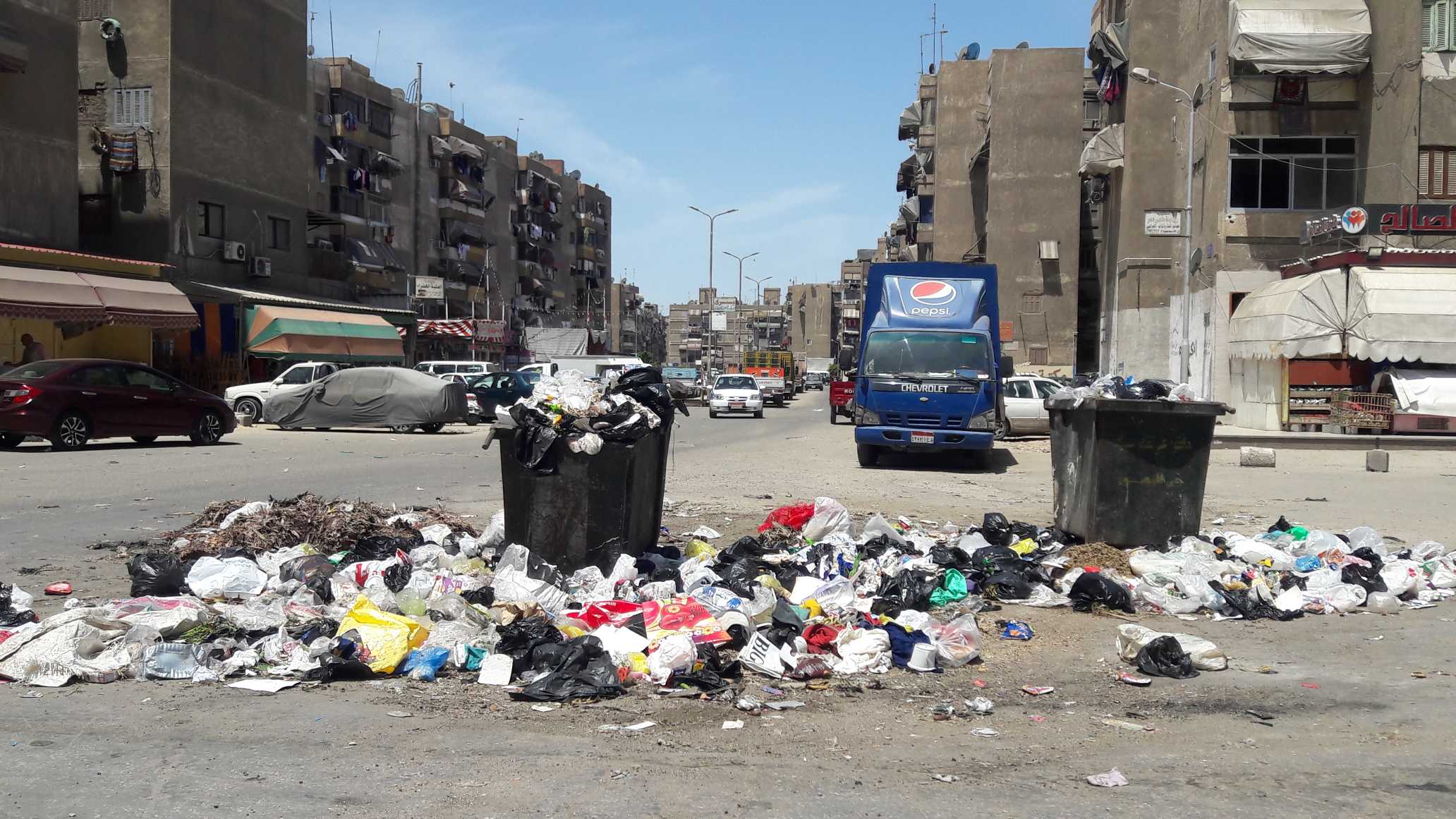resized_4القمامة تفترش شوارع الزهور ببورسعيد والأهالى يستغيثون (2)