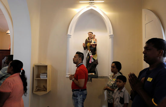 انطلاق أول صلاة بكنيسة فى سريلانكا بعد هجمات عيد الفصح (5)