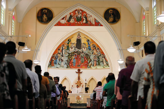 First church prayer begins in Sri Lanka after Easter attacks (6)