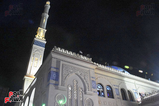 الآلاف يؤدون صلاة التراويح بمسجد آل الشامى بالمحلة (15)