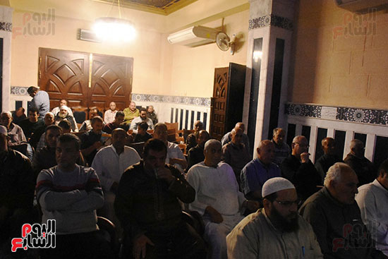 الآلاف يؤدون صلاة التراويح بمسجد آل الشامى بالمحلة (7)