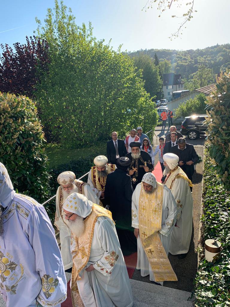 البابا تواضروس يدشن كنيسة العذراء والقديسة فيرينا بالعاصمة السويسرية زيورخ (9)