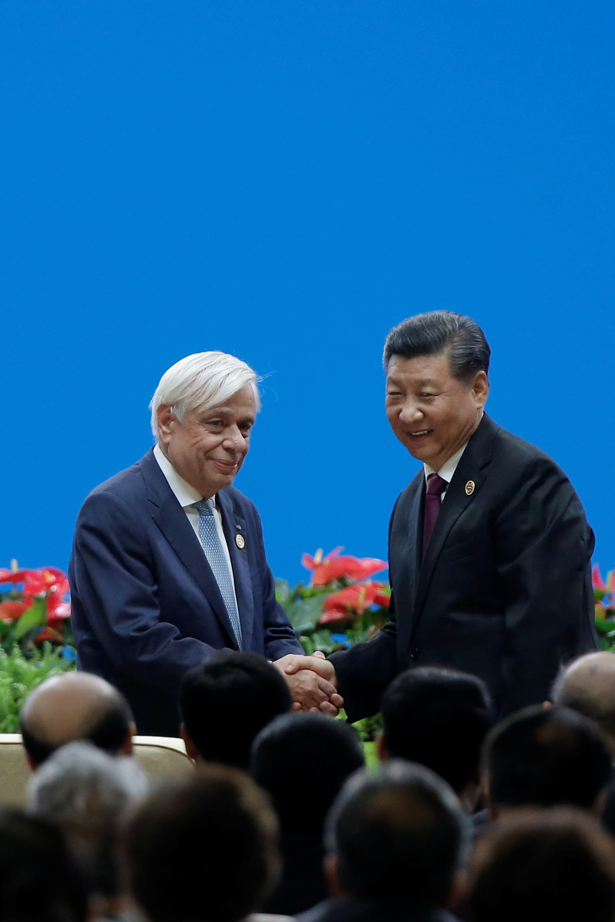 الرئيس الصيني شي جين بينغ والرئيس اليوناني بروكوبس بافلوبولوس