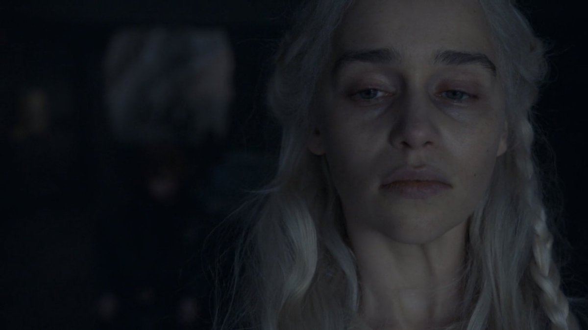 Daenerys   فى بداية الحلقة الأخيرة من المسلسل
