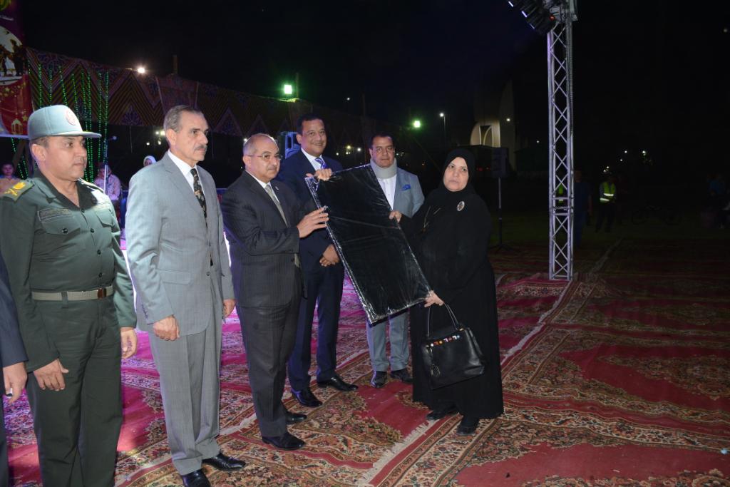 جامعة أسيوط تكرم الشهداء والمصابين احتفالاً بذكرى انتصار العاشر من رمضان (14)