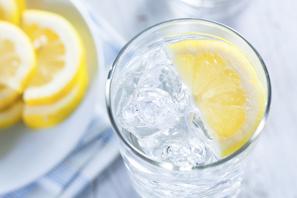 فوائد مشروب الماء بالليمون  (3)