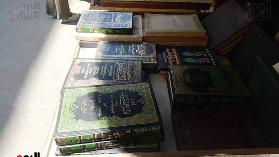 أكبر سوق لبيع الكتب فى الإسكندرية (10)